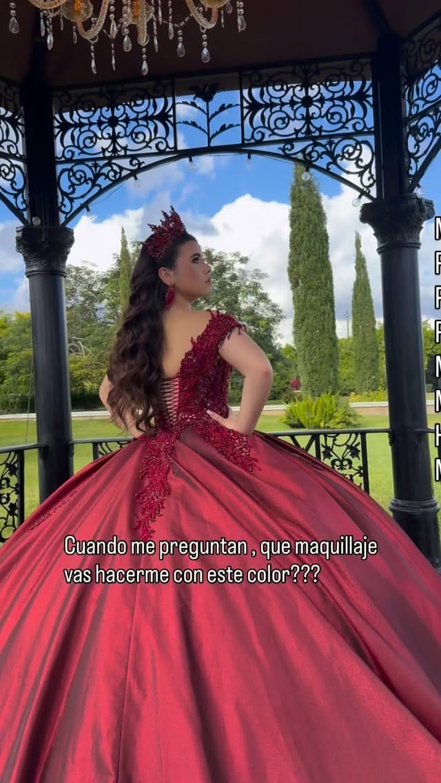 Post 2 by Mirlen/maquillista on Instagram (video)