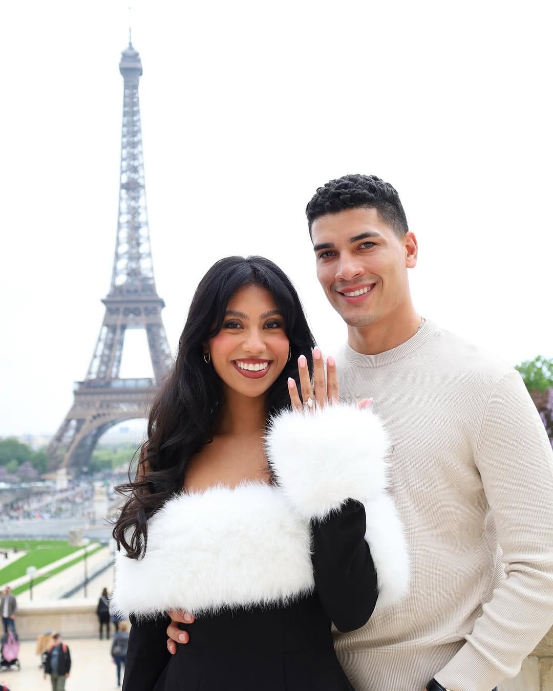 Post 8 by Areli Vanessa on Instagram (carousel)