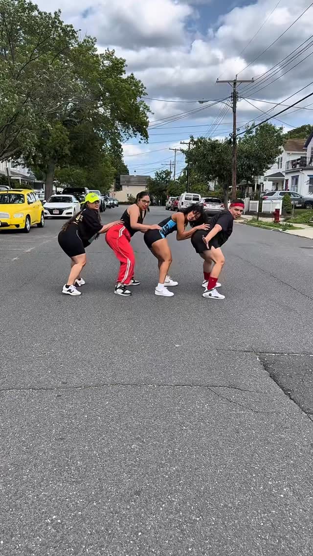 Post 6 by Jenniffer Duarte on Instagram (video)