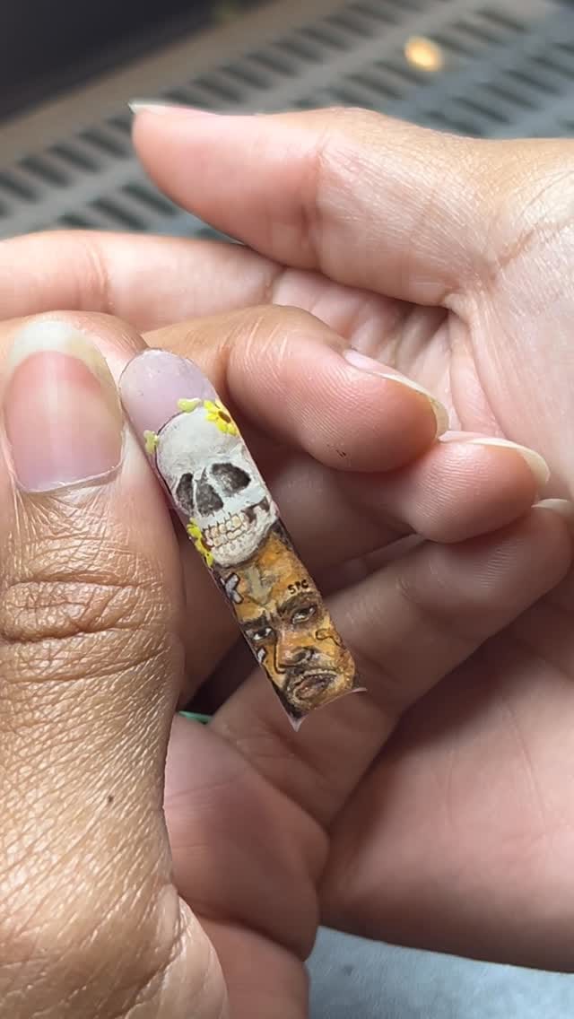 Post 5 by 𝐊𝐢𝐚𝐫𝐫𝐚 🌸 The Nail God on Instagram (video)