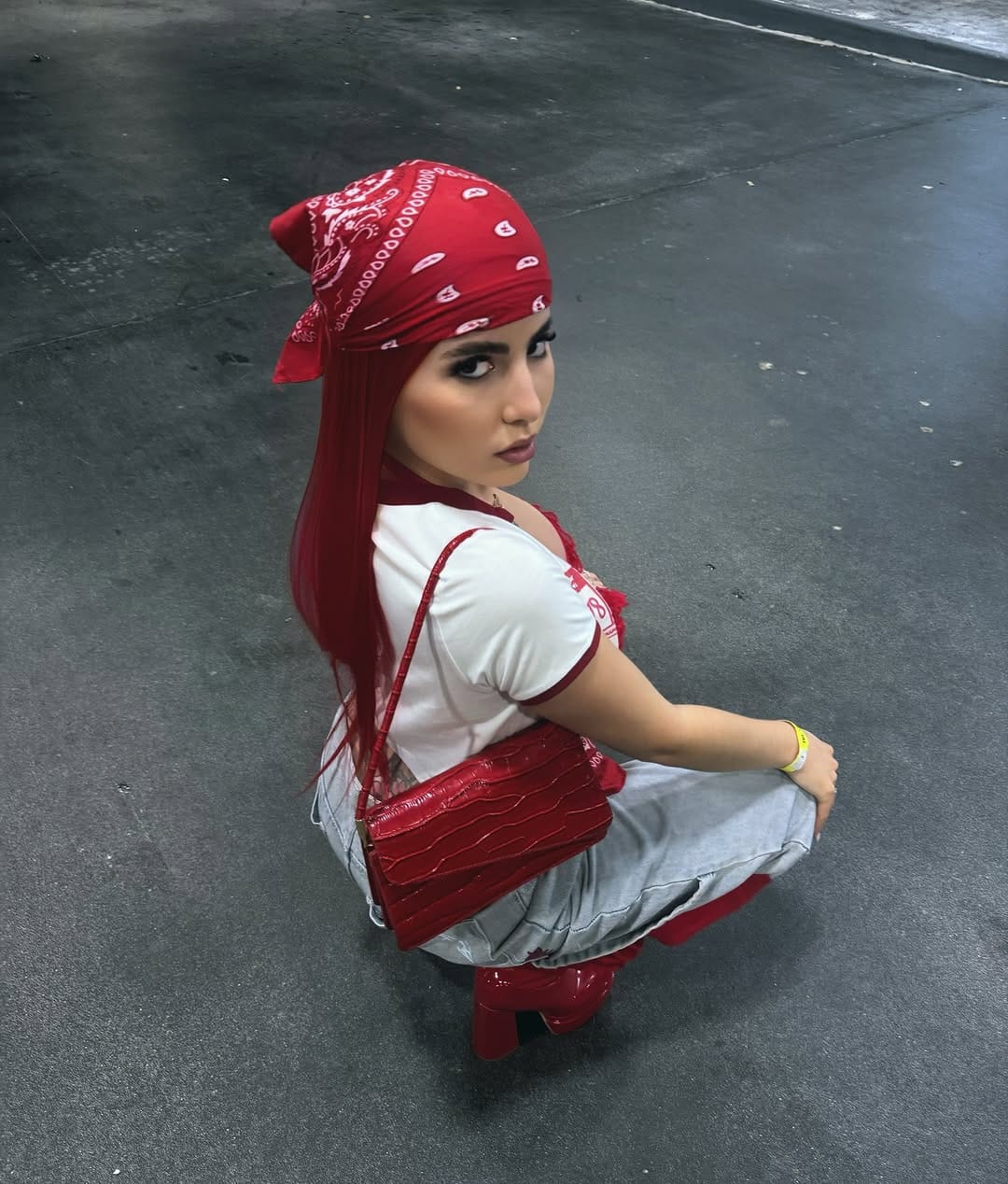 Post 3 by R🐉🕷️ on Instagram (carousel)