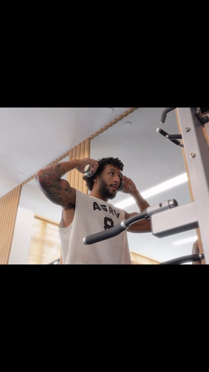 Post 8 by Eric Sousa on Instagram (video)