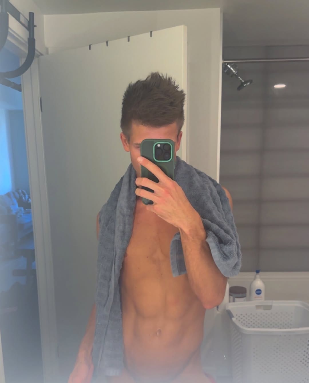 Post 3 by Noah Grant on Instagram (image)