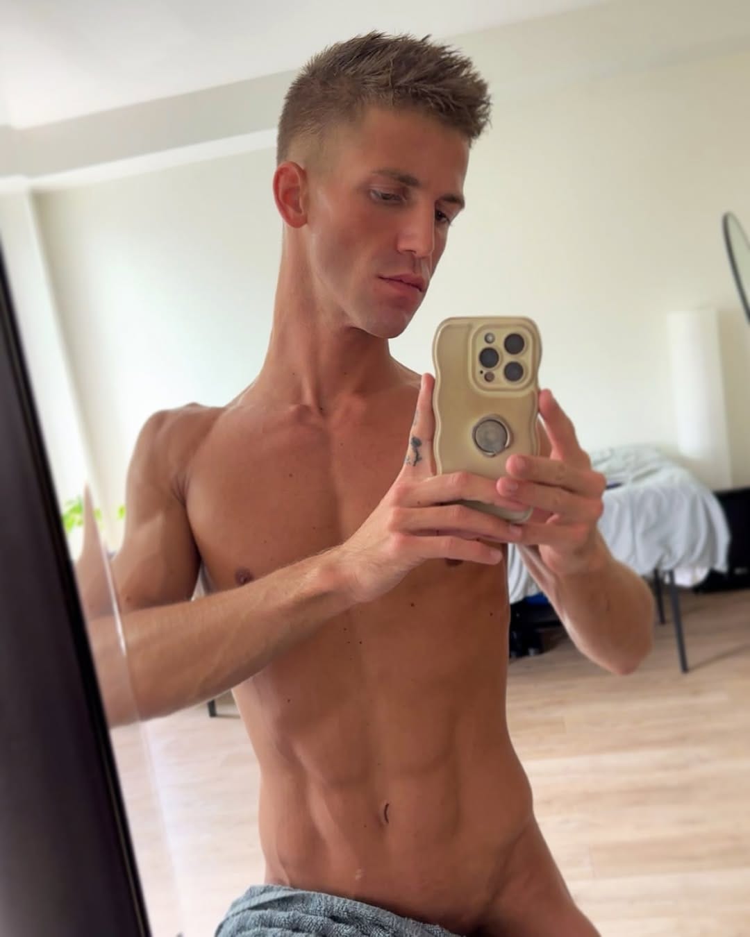 Post 6 by Noah Grant on Instagram (image)