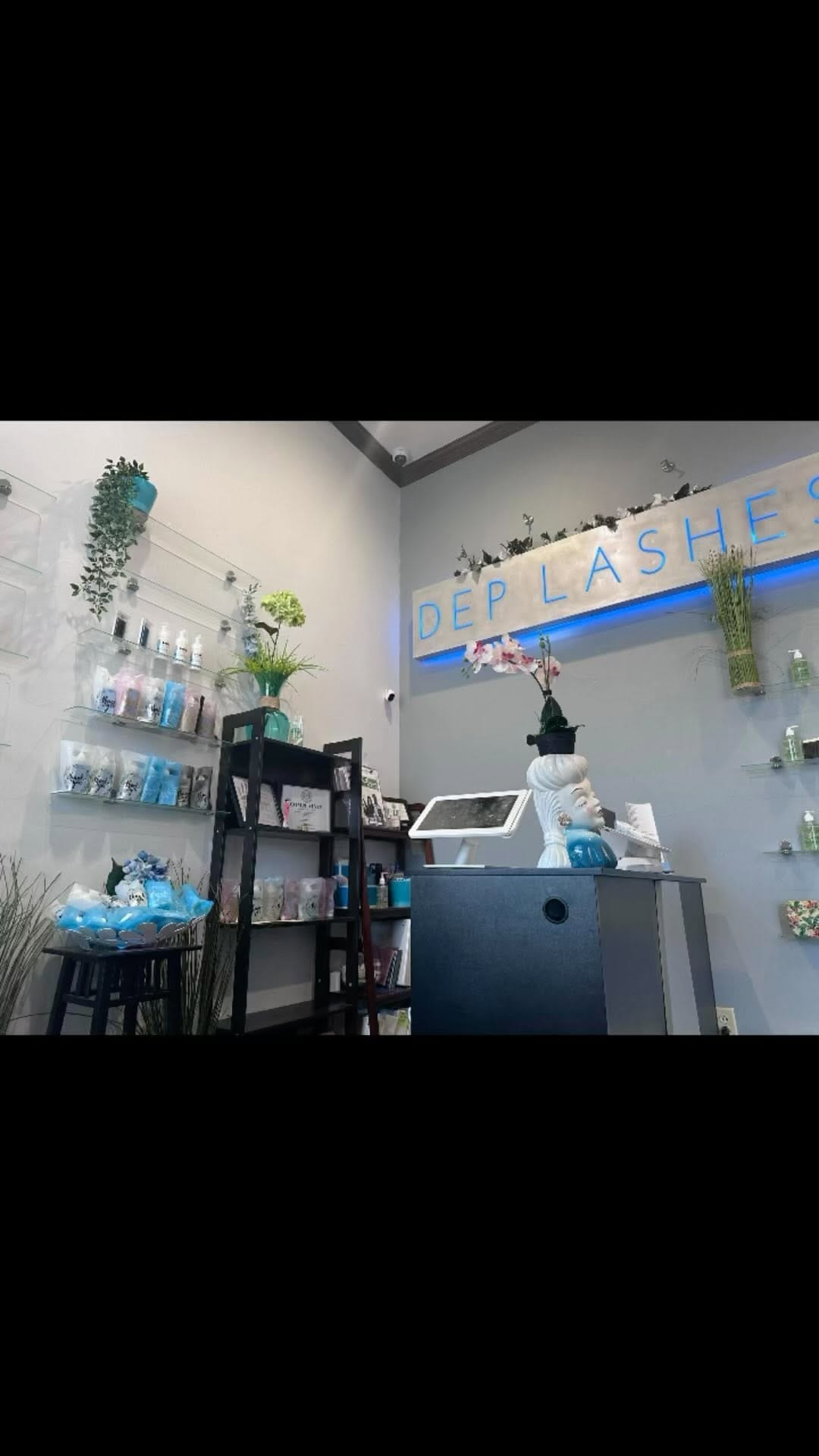 Post 10 by Dep Lashes on Instagram (video)