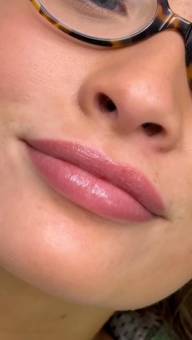 Post 5 by SARA JUSTICE COSMETIC TATTOO on Instagram (video)