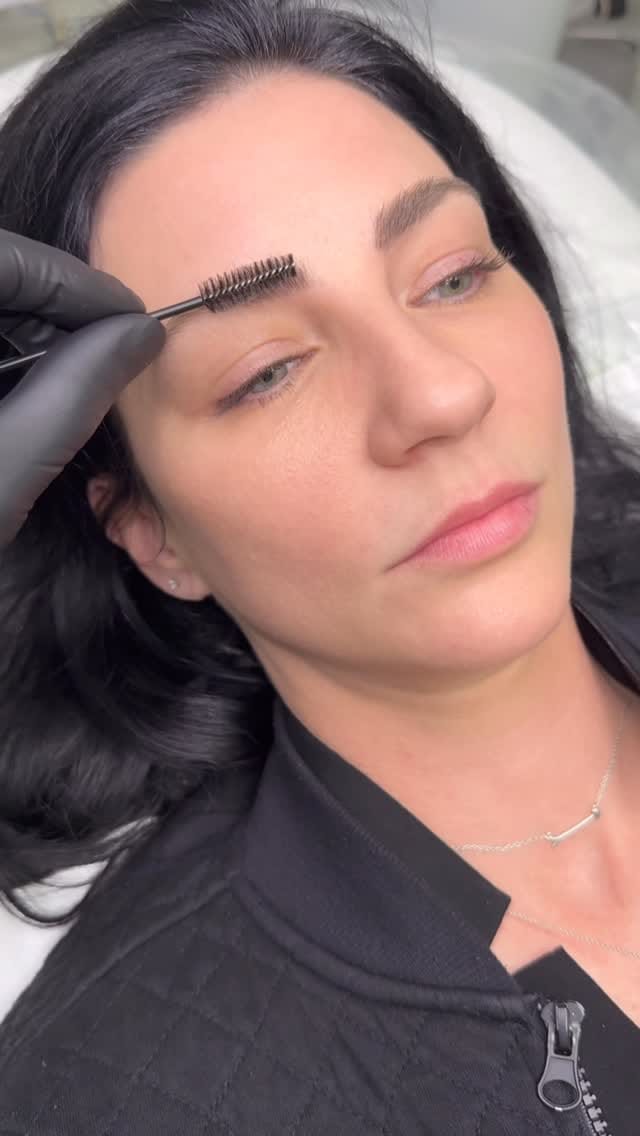 Post 4 by SARA JUSTICE COSMETIC TATTOO on Instagram (video)