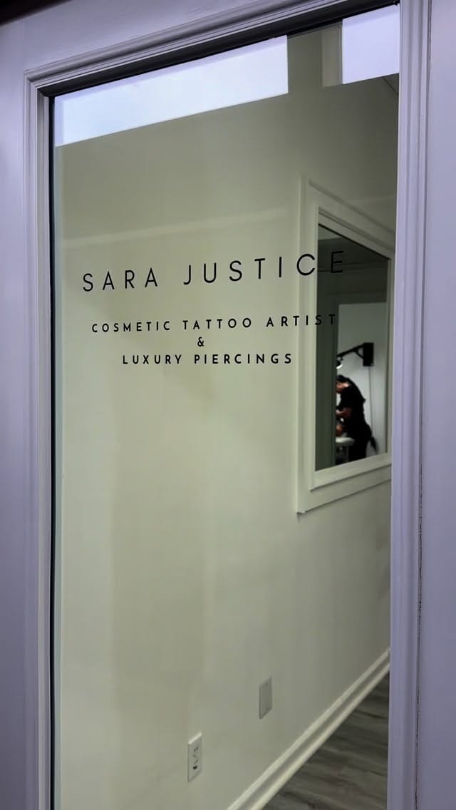 Post 7 by SARA JUSTICE COSMETIC TATTOO on Instagram (video)