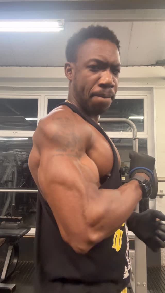 Post 6 by Damian Rdcj Blackwood on Instagram (video)