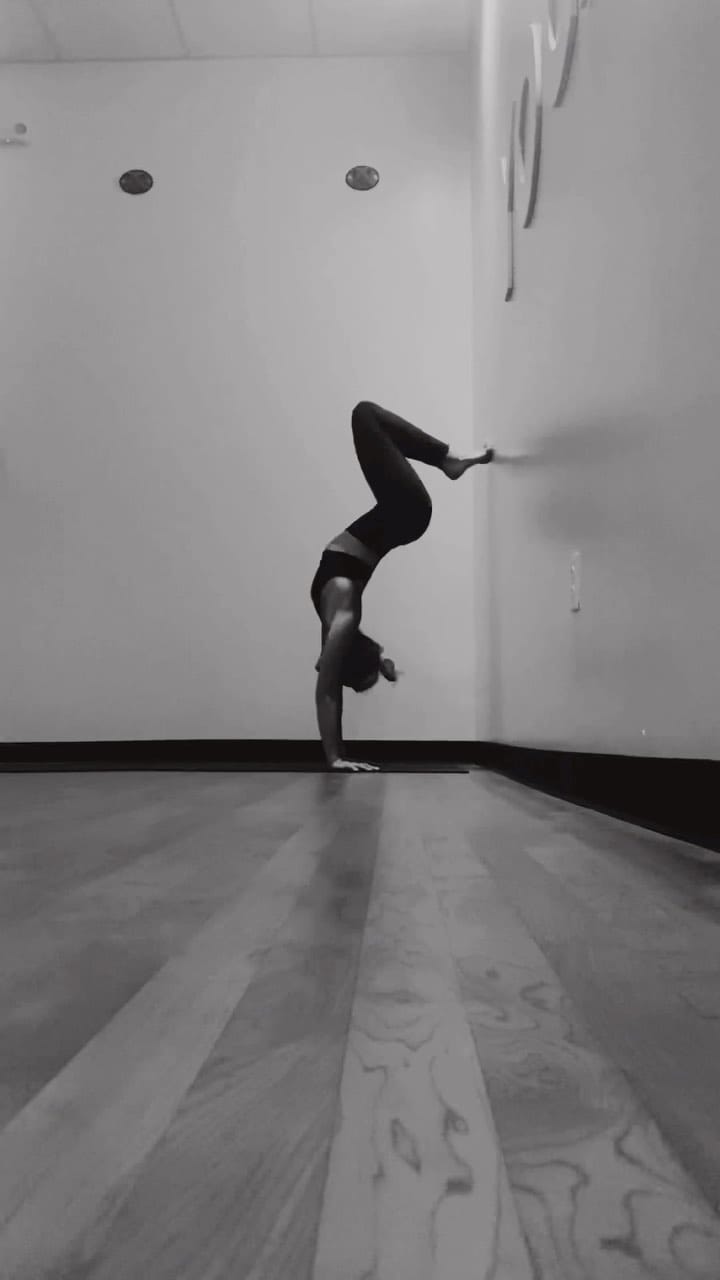Post 10 by Alex Yrigoyen on Instagram (video)