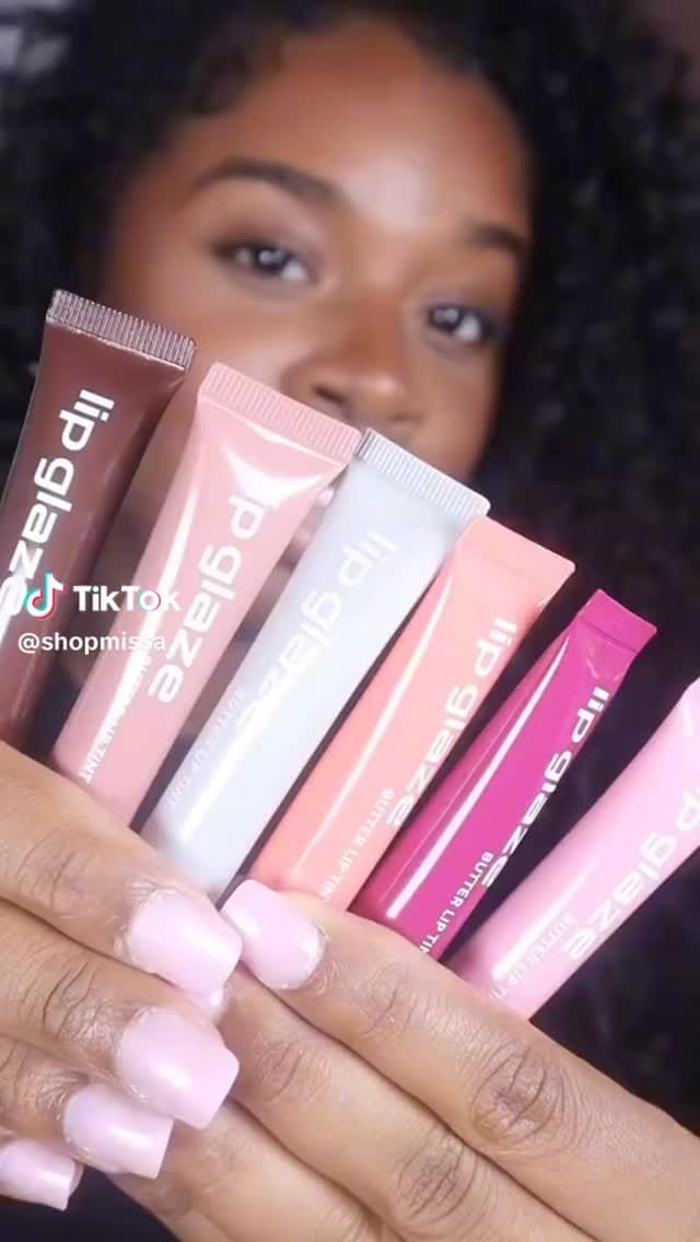 Post 5 by Usa Makeup on Instagram (video)