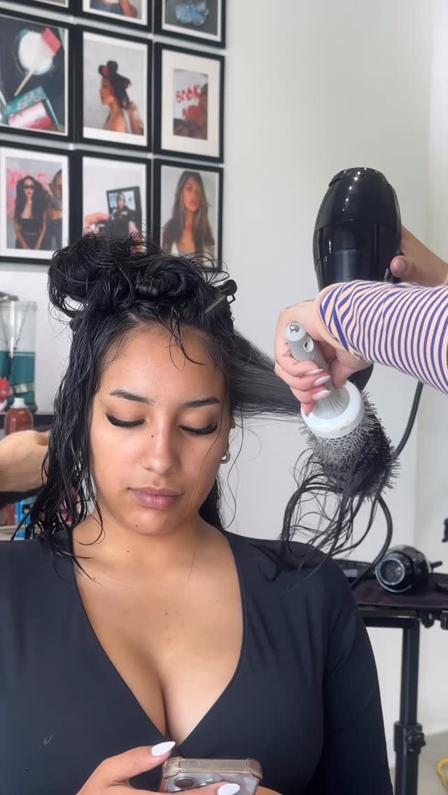 Post 5 by Daniela Vasquez on Instagram (video)