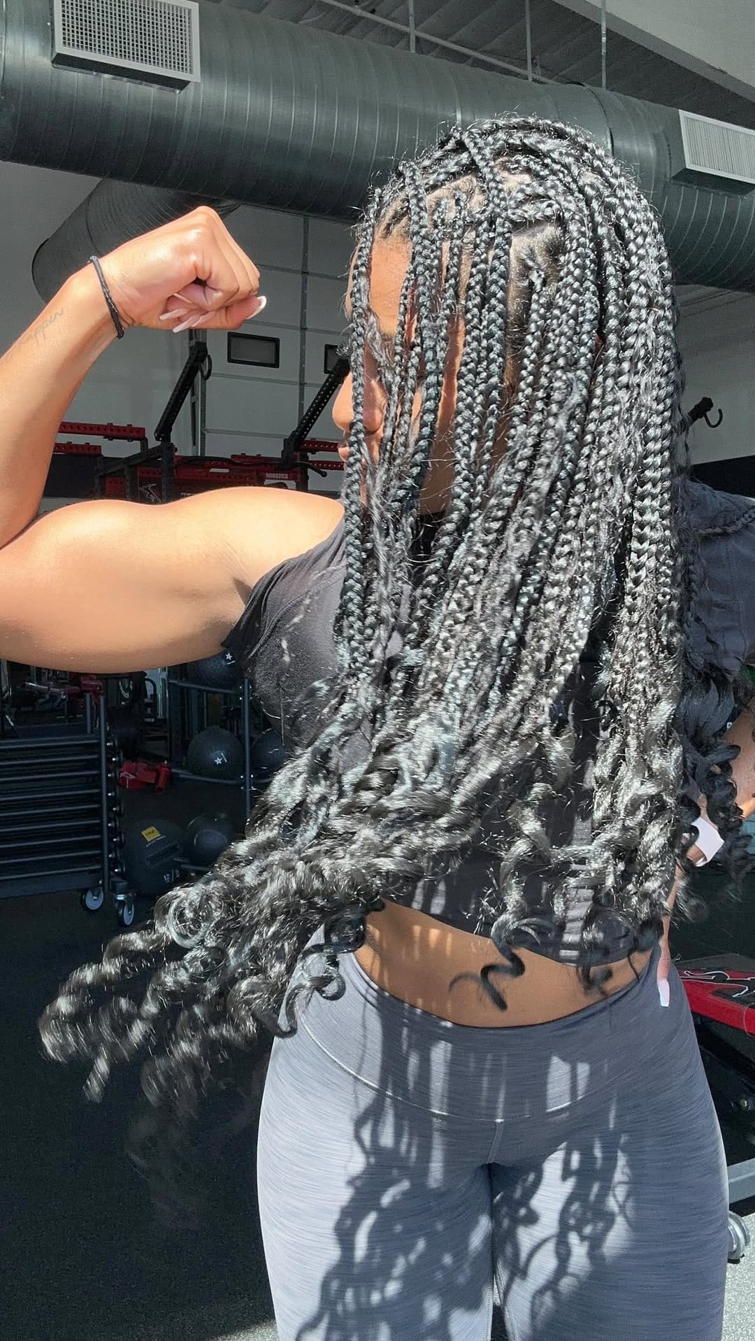 Post 6 by Angie Rios | Fitness Coach on Instagram (video)