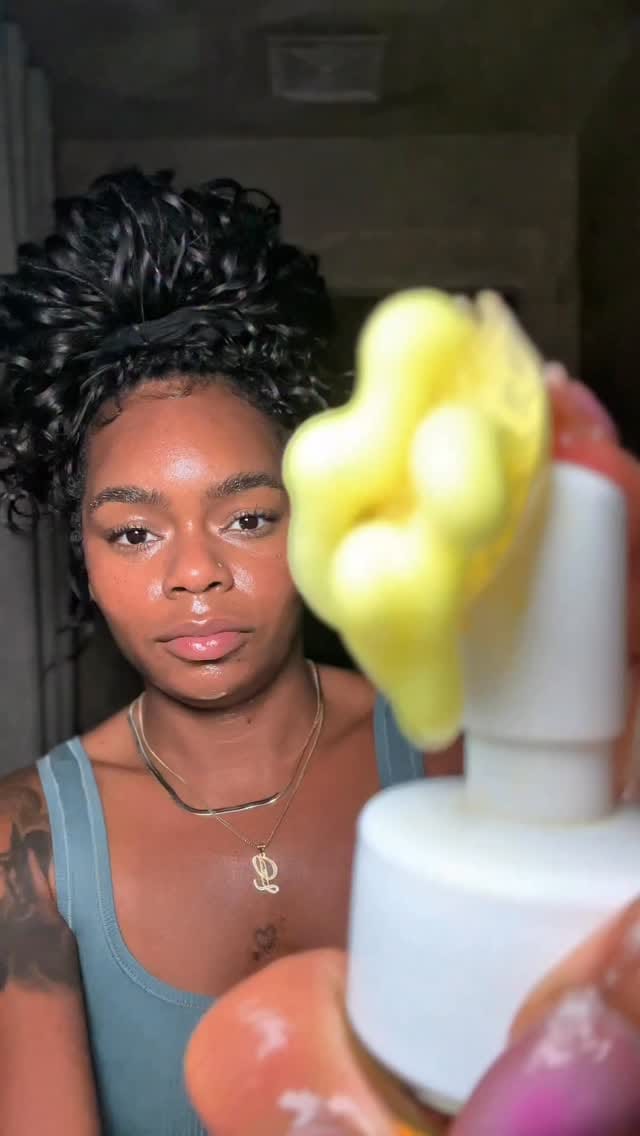 Post 6 by ATL RAW INDIAN LONDON LOCS on Instagram (video)