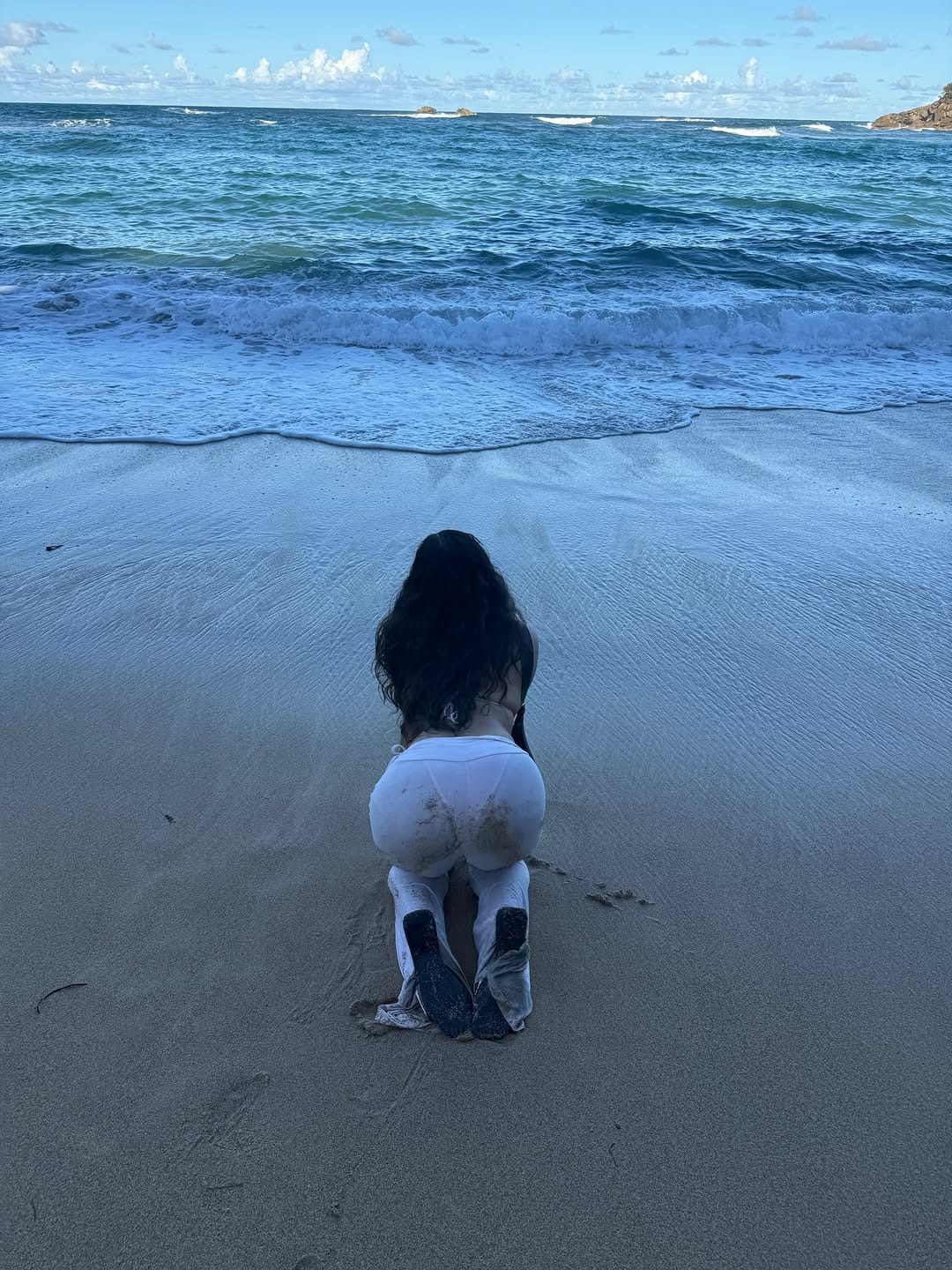Post 4 by Jade Teixeira on Instagram (carousel)