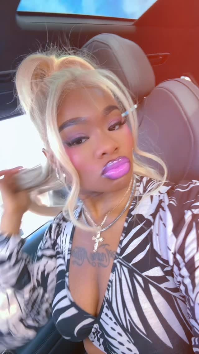 Post 9 by Princess🦋Elle on Instagram (video)