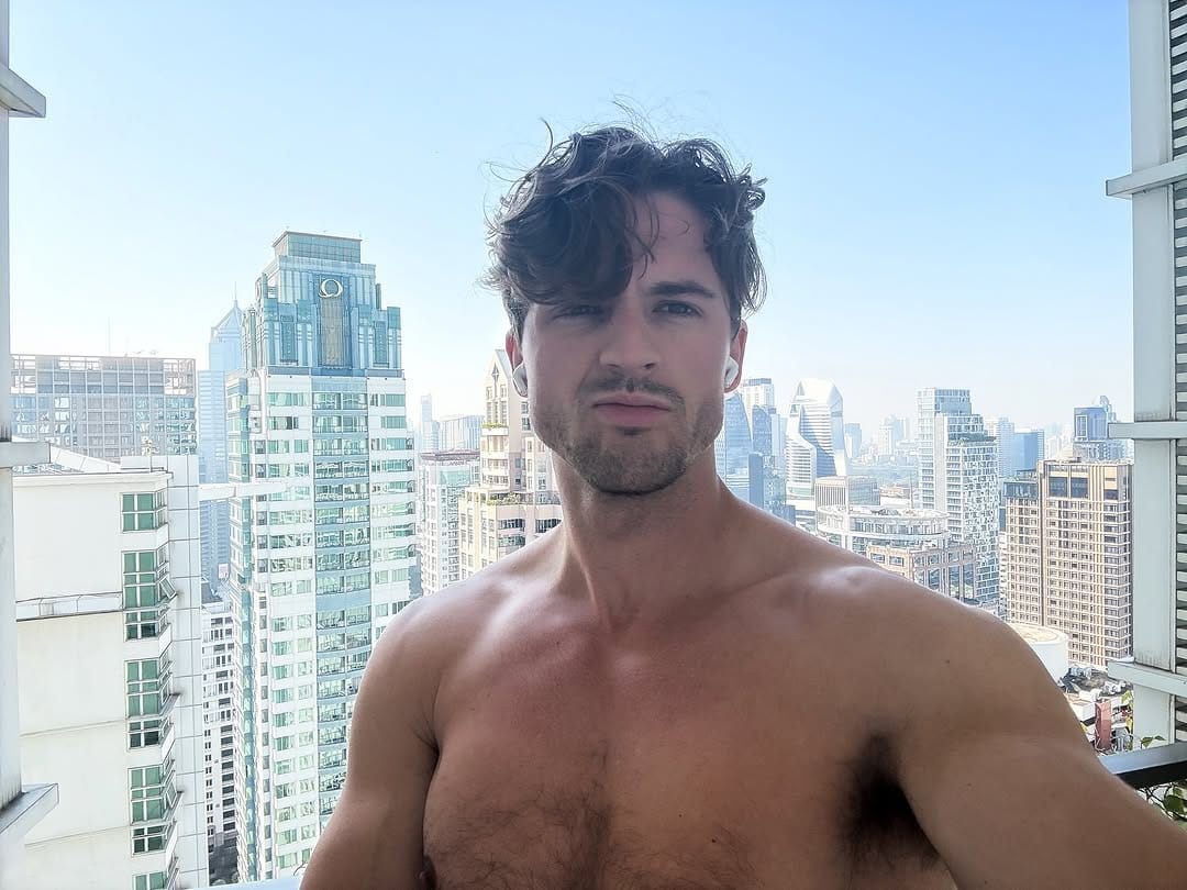 Post 6 by Nick Topel on Instagram (image)