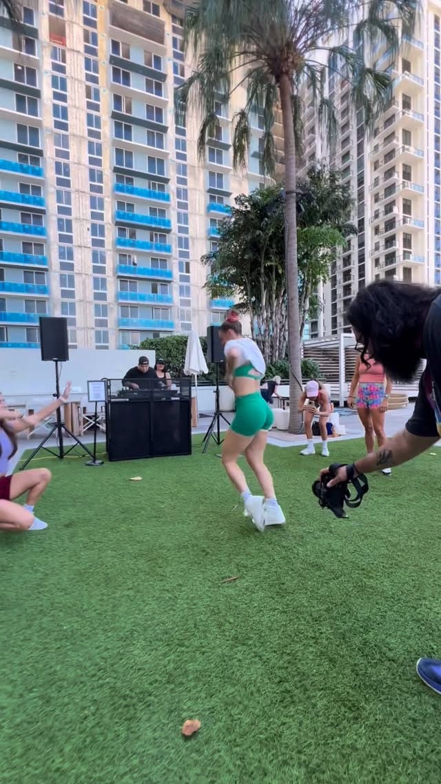 Post 8 by Blair Epstein | Online Fitness Coach on Instagram (video)