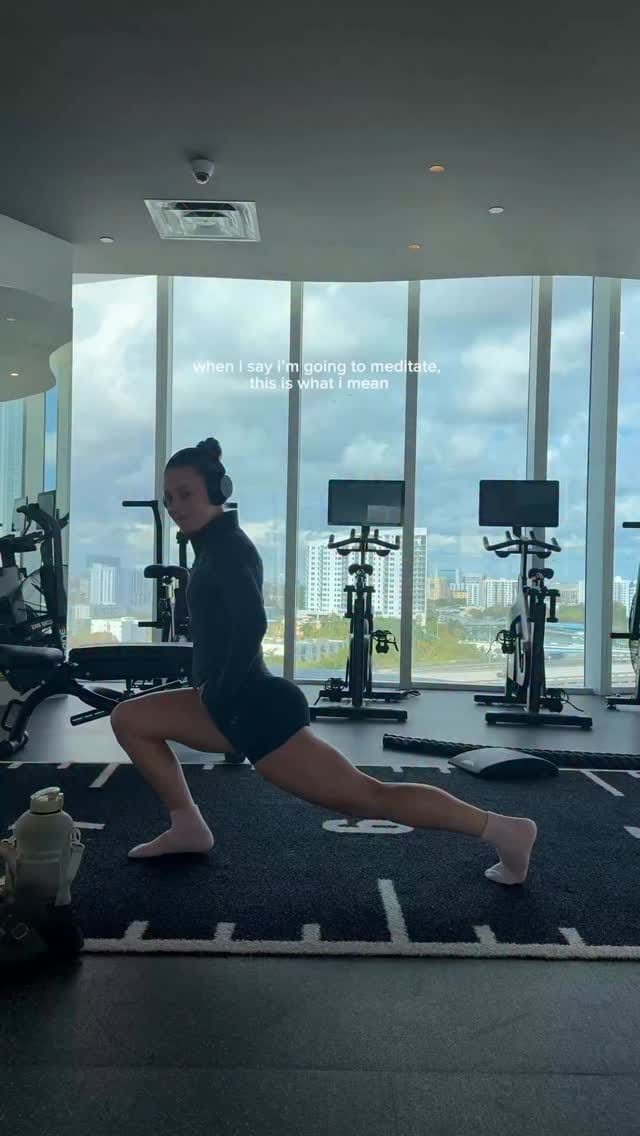 Post 3 by Blair Epstein | Online Fitness Coach on Instagram (video)