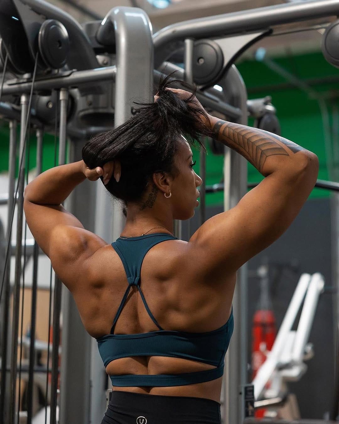 Post 5 by Ashlee Mane - Online Fitness Coach on Instagram (carousel)