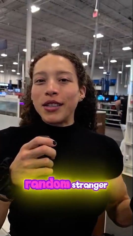 Post 2 by Carolyne Marquez on Instagram (video)
