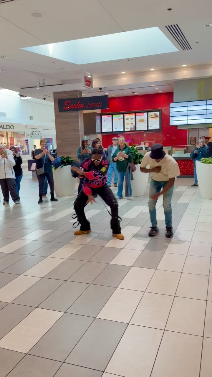 Post 2 by King Kumo ®️ 宇宙の町 on Instagram (video)