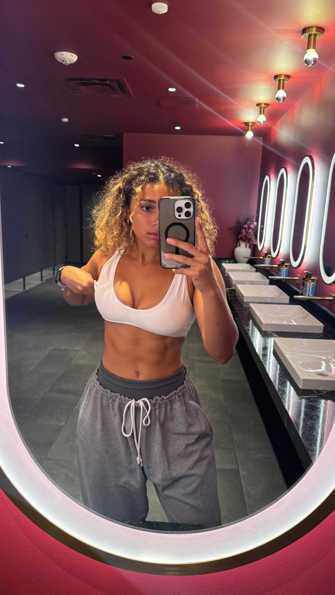 Post 3 by Zoë Indiya | Online Coach on Instagram (video)