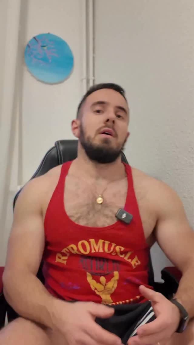 Post 1 by Maxime Domergue on Instagram (video)