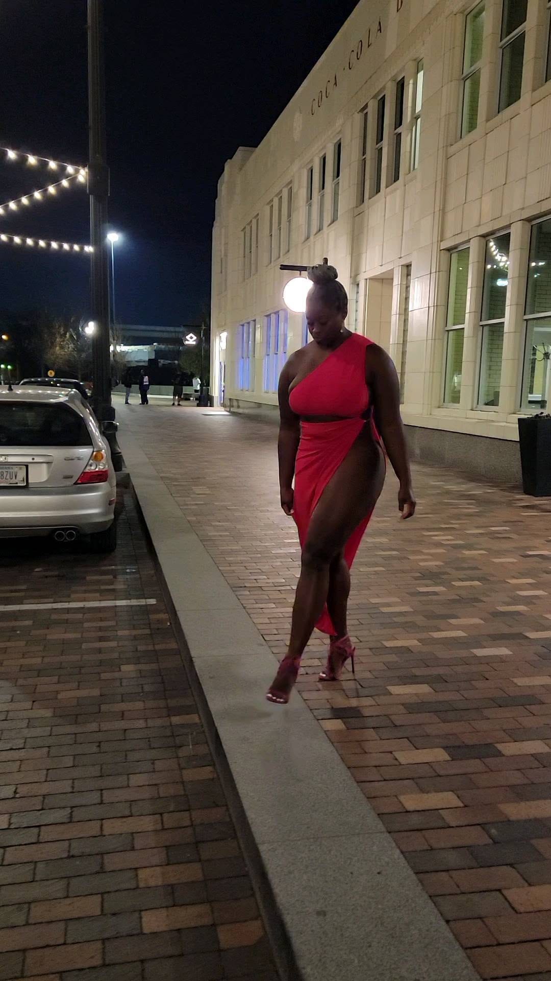 Post 10 by Vania Dyson on Instagram (video)