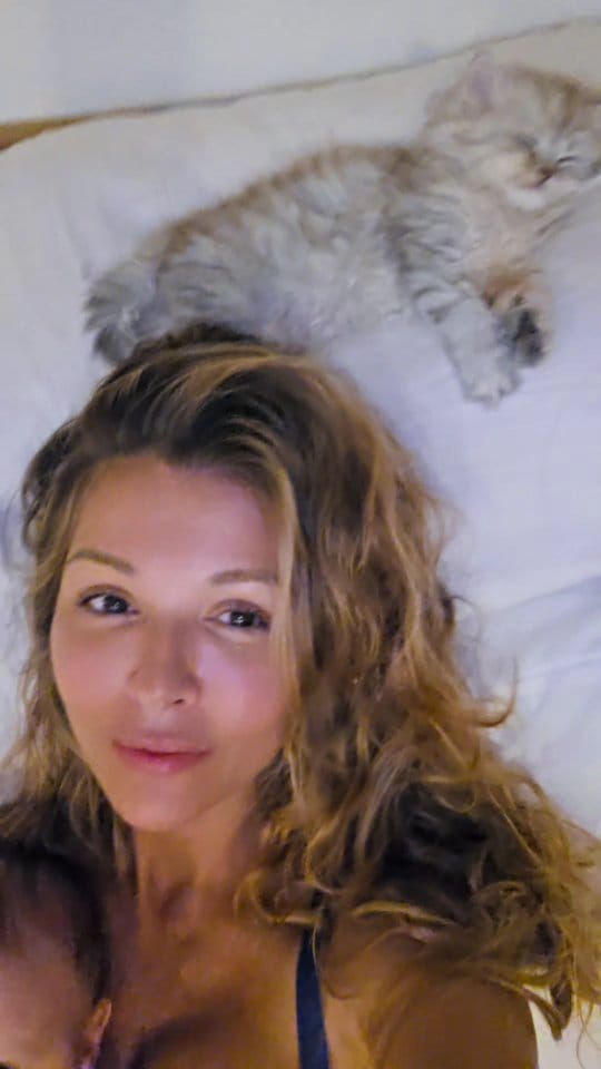 Post 3 by Bina Maison on Instagram (video)