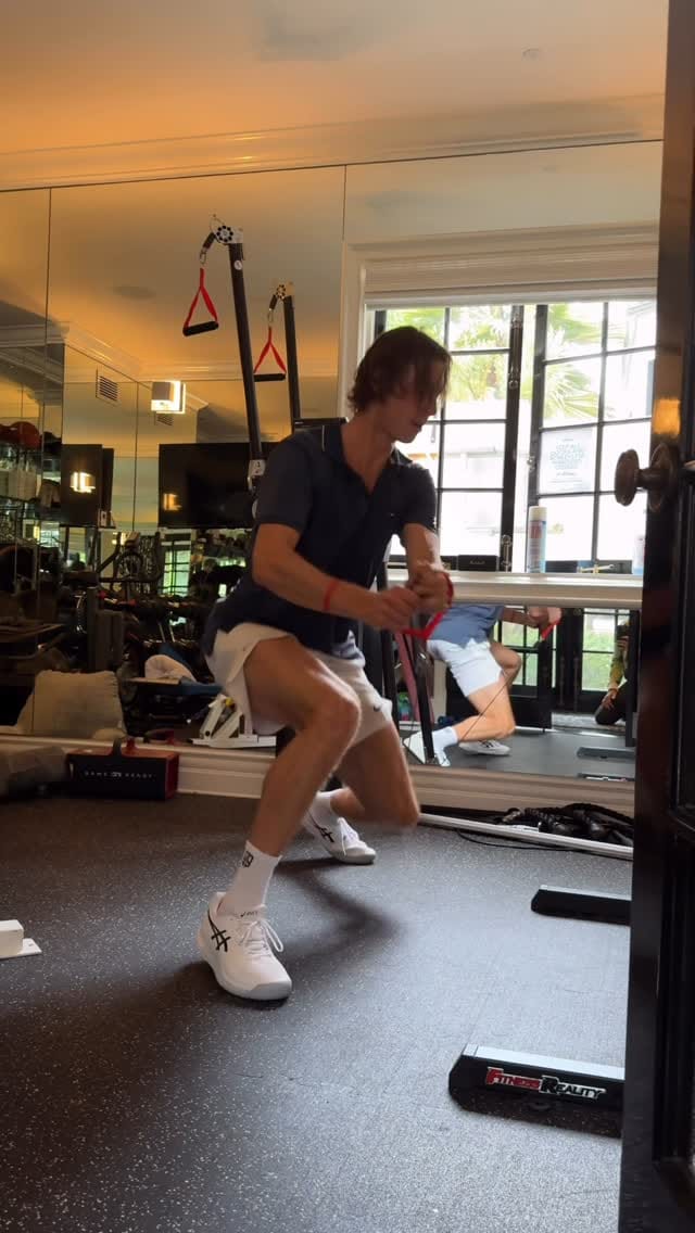 Post 10 by Cristian Elseser on Instagram (video)