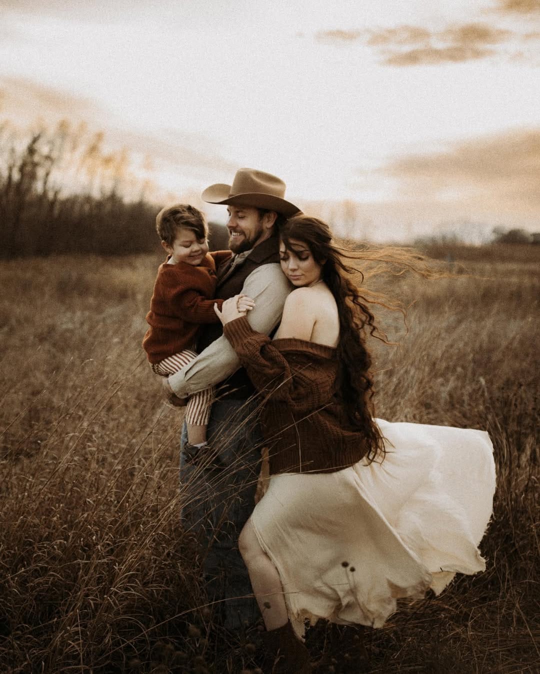 Post 9 by Samantha Dell MN Photographer on Instagram (carousel)