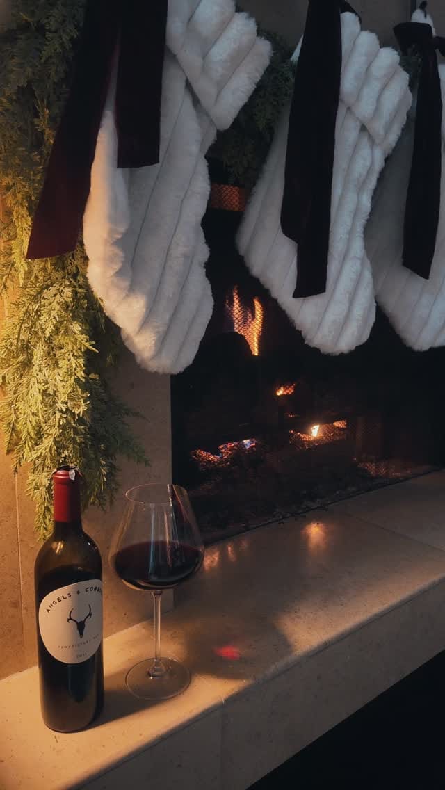 Post 5 by DALLAS ON THE ROCKS on Instagram (video)
