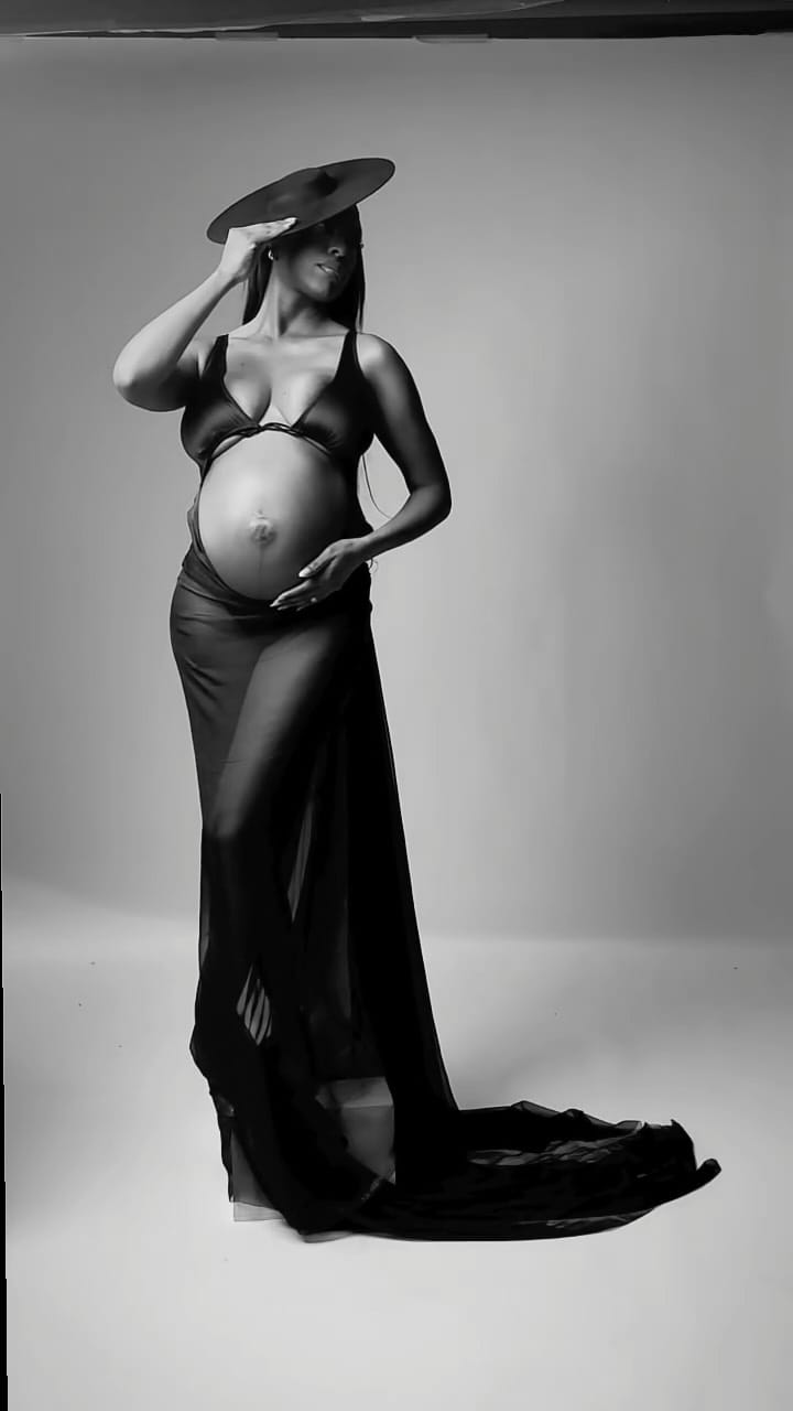 Post 3 by Charlotte Newborn - Maternity Photographer on Instagram (video)