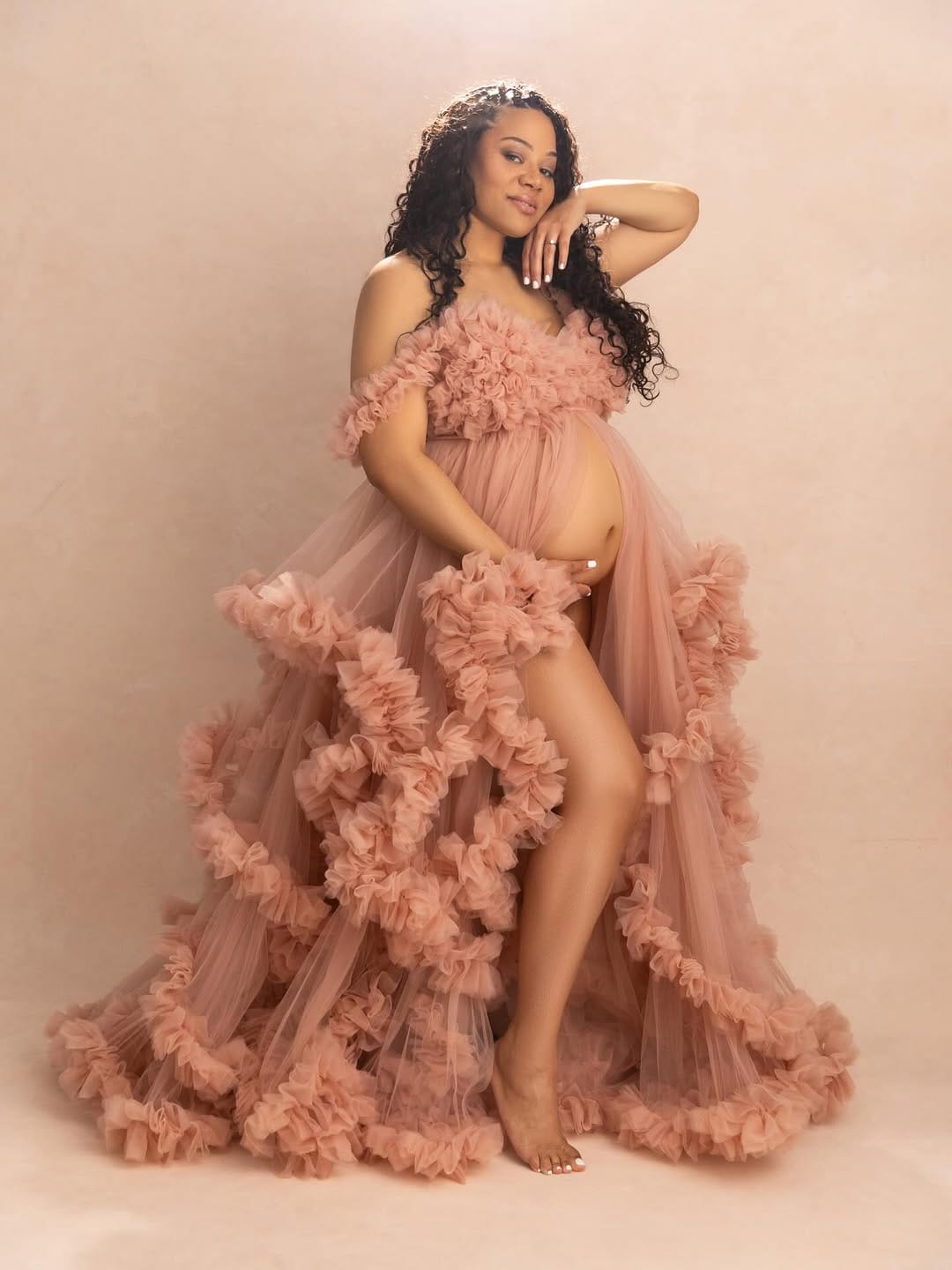 Post 4 by Charlotte Newborn - Maternity Photographer on Instagram (carousel)