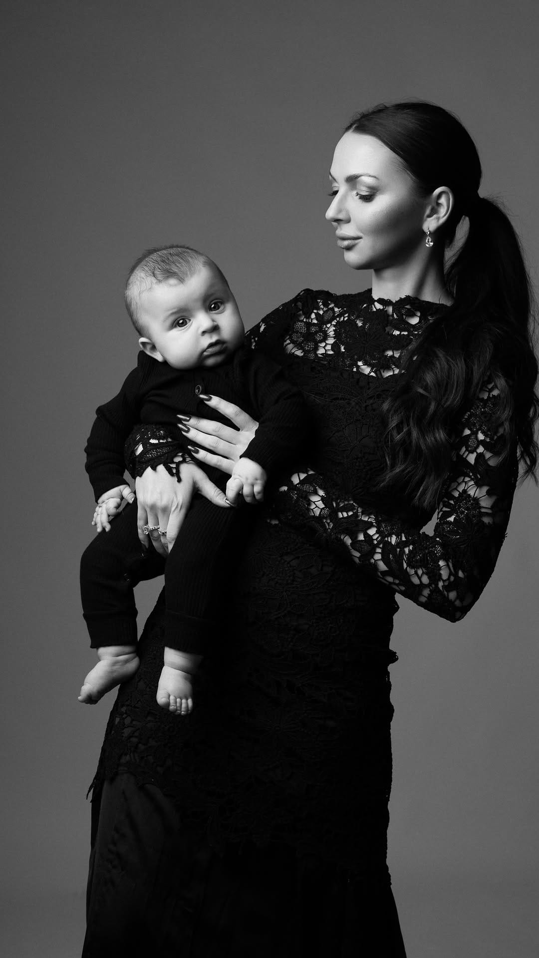 Post 7 by Charlotte Newborn - Maternity Photographer on Instagram (video)