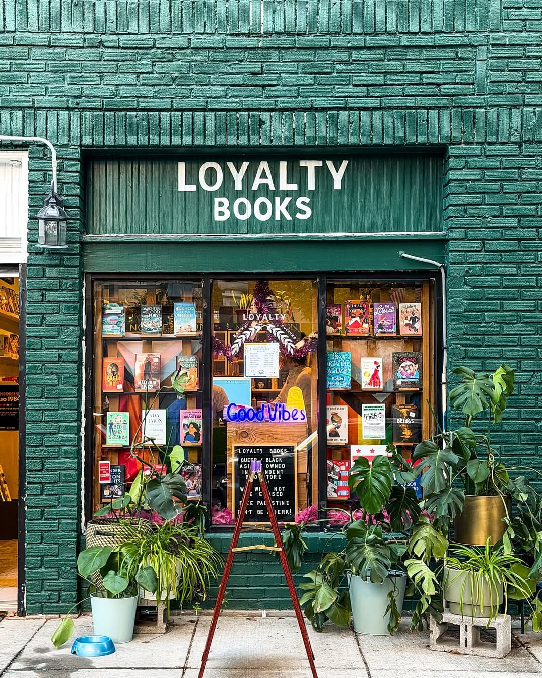 Post 8 by Phari on Instagram (carousel)