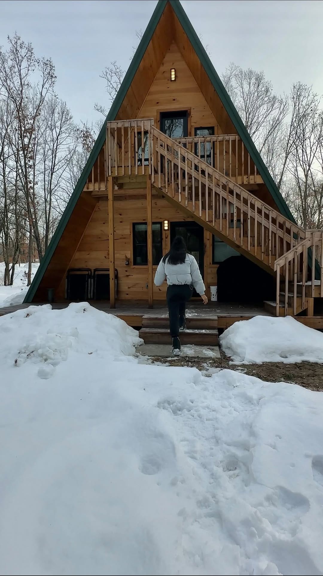 Post 2 by Nina Chantel on Instagram (video)
