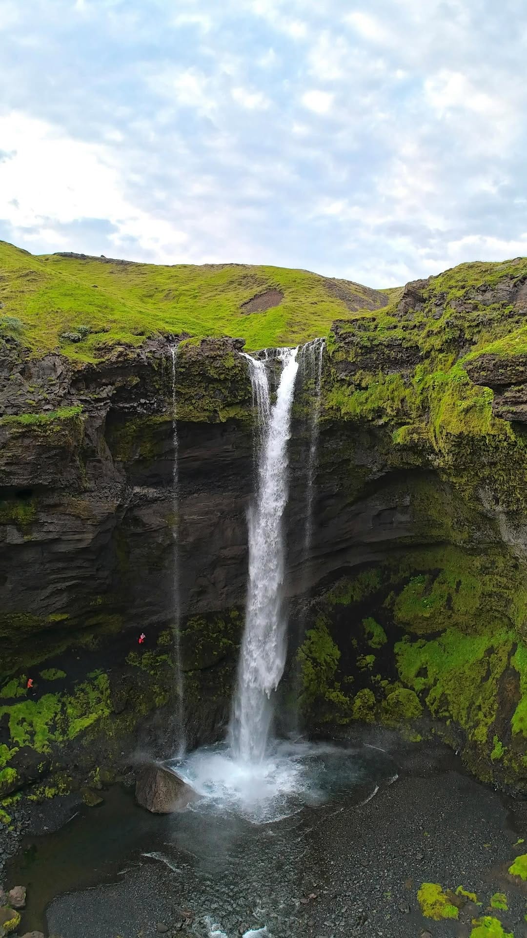 Post 6 by Zach & Jessy | Adventure Travel Couple on Instagram (video)