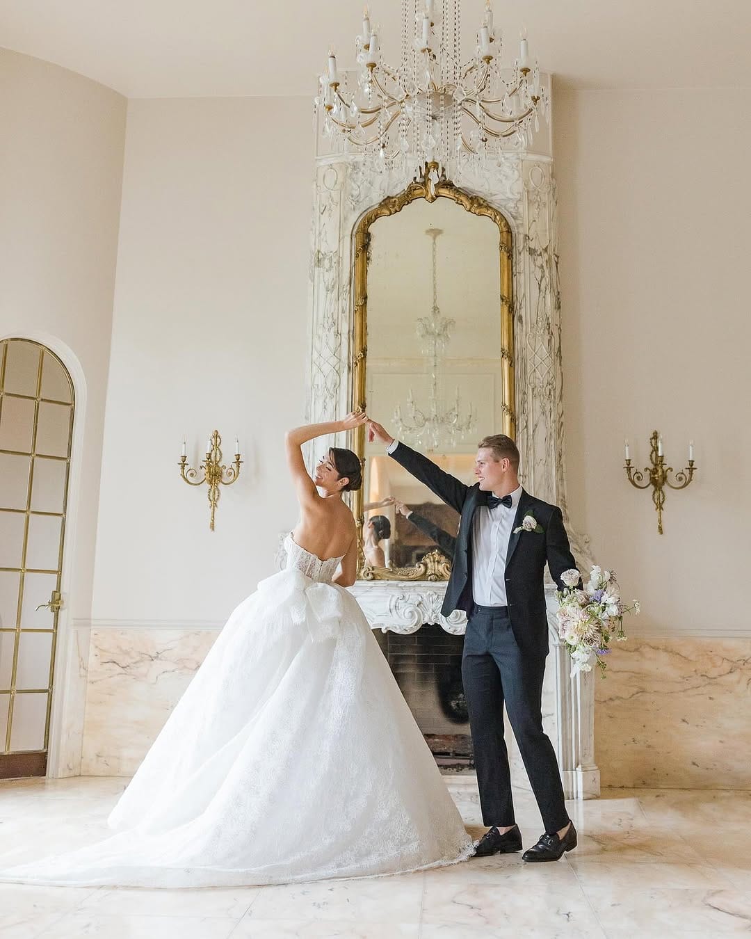 Post 9 by Berenice | Wedding + Portrait Photographer on Instagram (carousel)