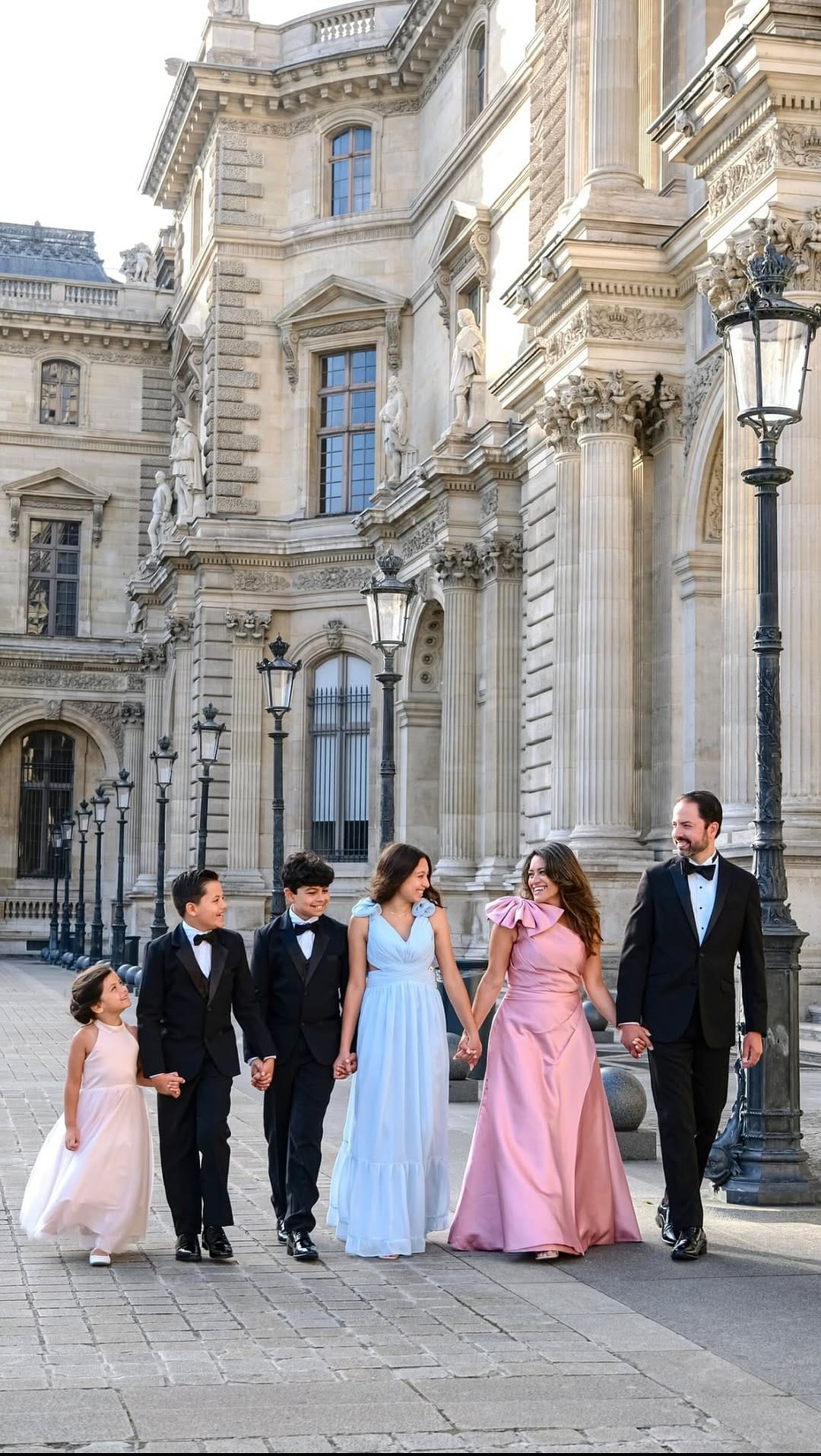 Post 5 by Berenice | Wedding + Portrait Photographer on Instagram (video)
