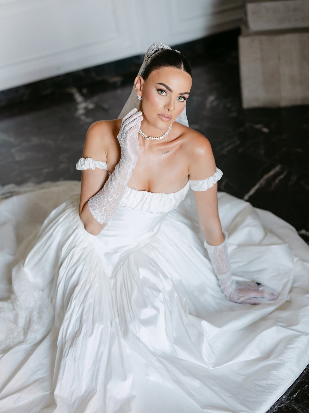 Post 4 by Birgit DeVae | Chicago Wedding & Lifestyle Photographer on Instagram (carousel)