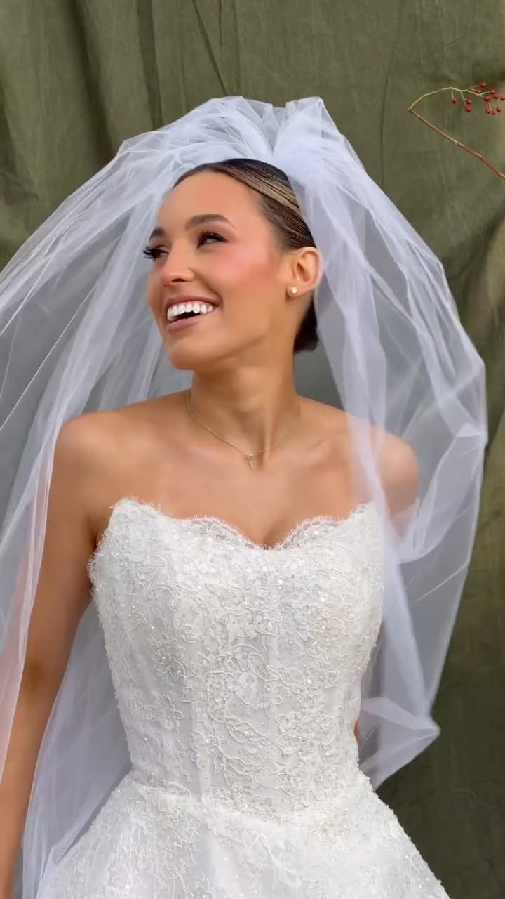 Post 7 by Birgit DeVae | Chicago Wedding & Lifestyle Photographer on Instagram (video)