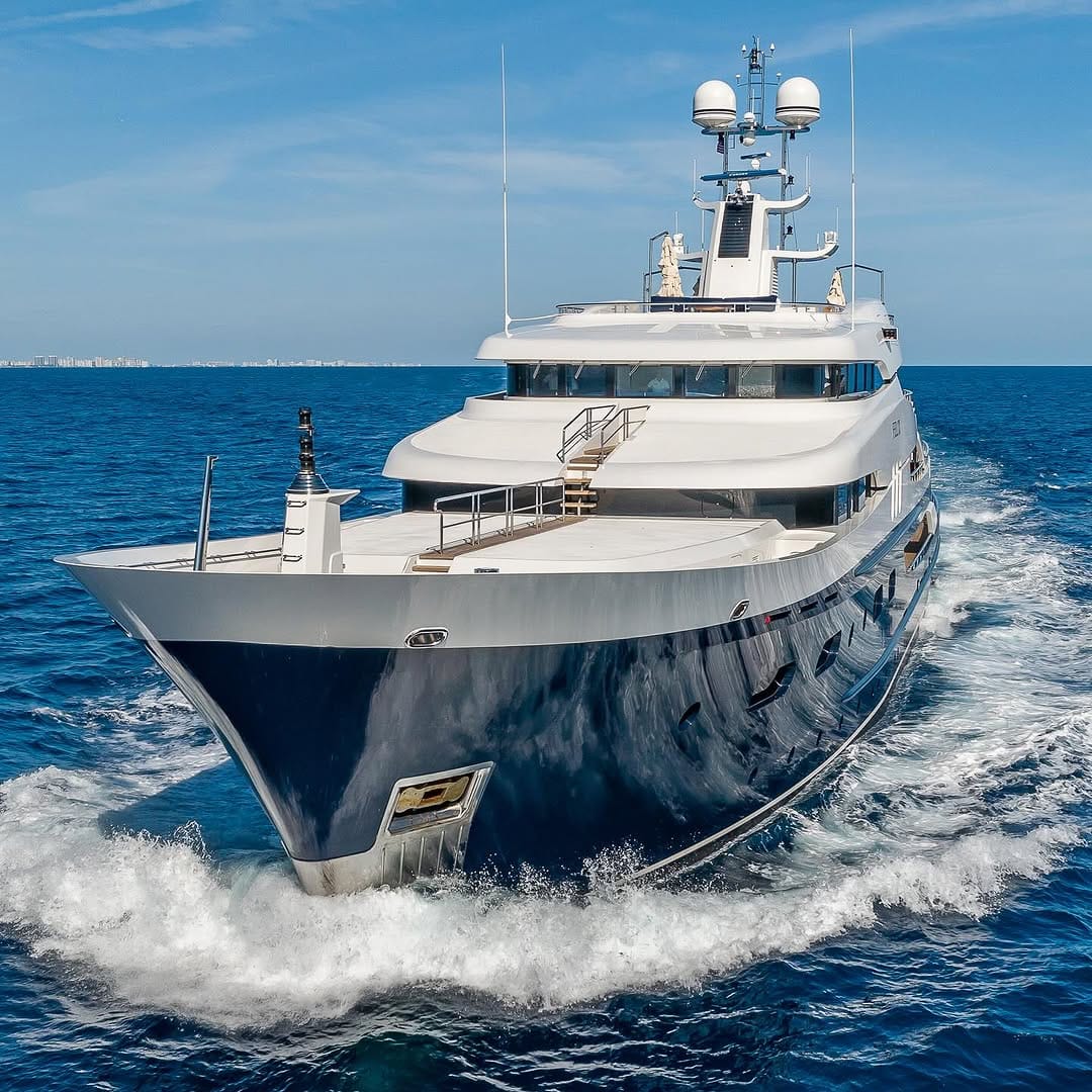Post 10 by Yachting Image on Instagram (carousel)