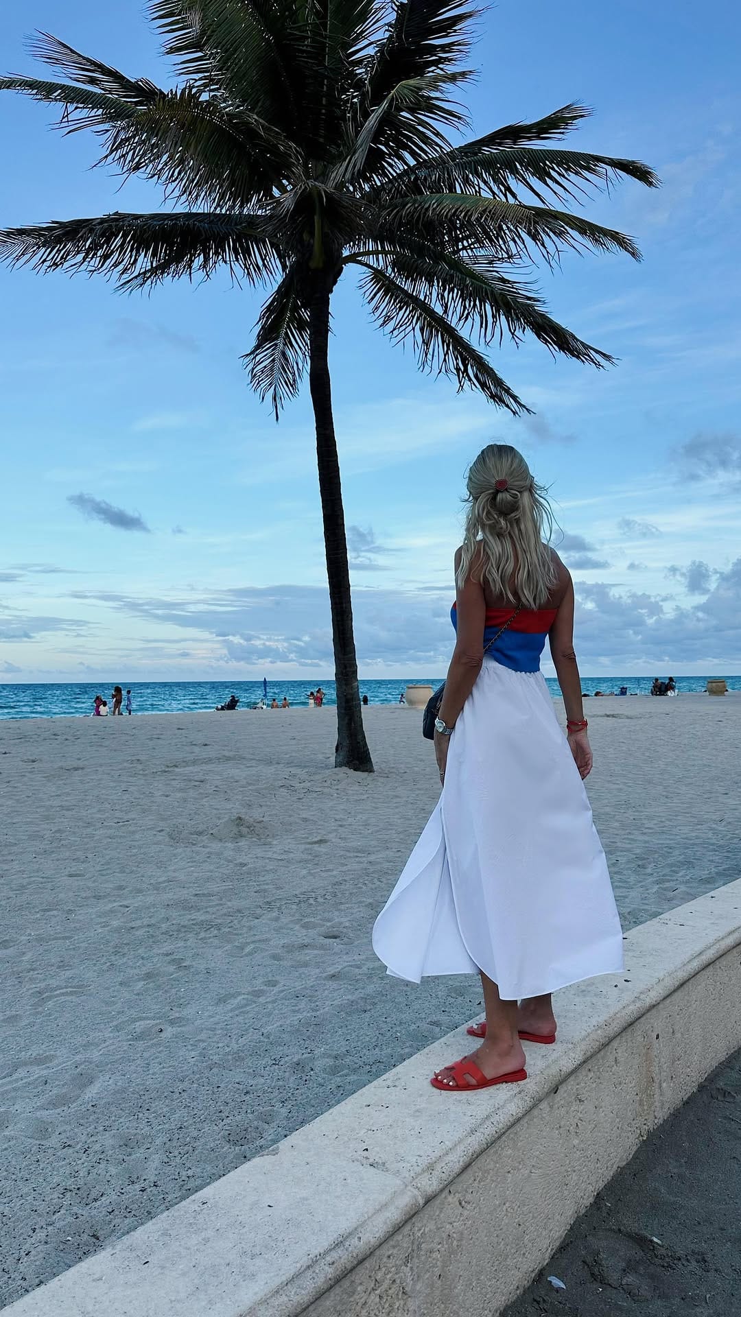 Post 4 by ツLana Garrido | Fashion Lover on Instagram (video)