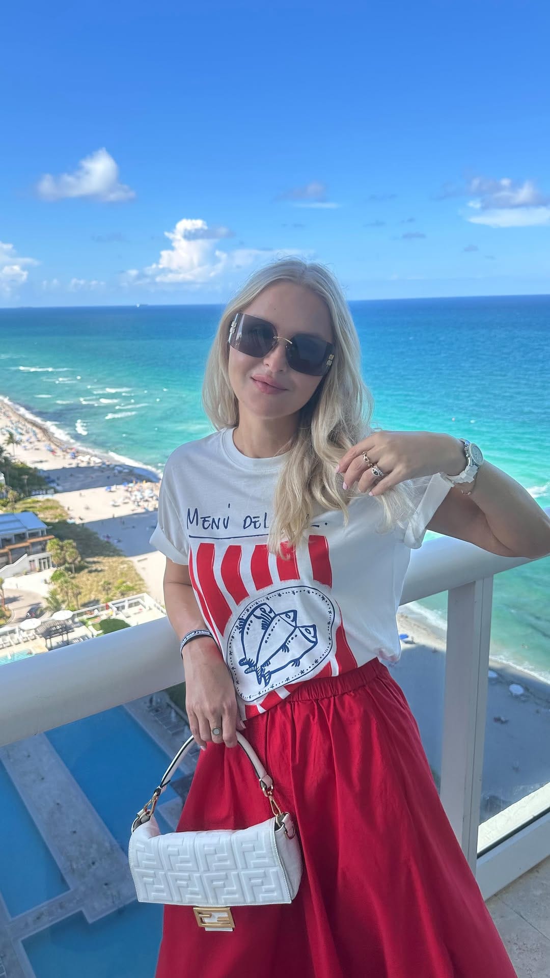 Post 5 by ツLana Garrido | Fashion Lover on Instagram (video)