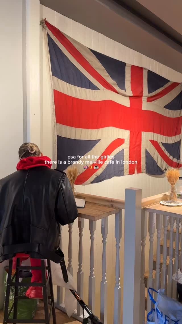 Post 10 by Giselle on Instagram (video)
