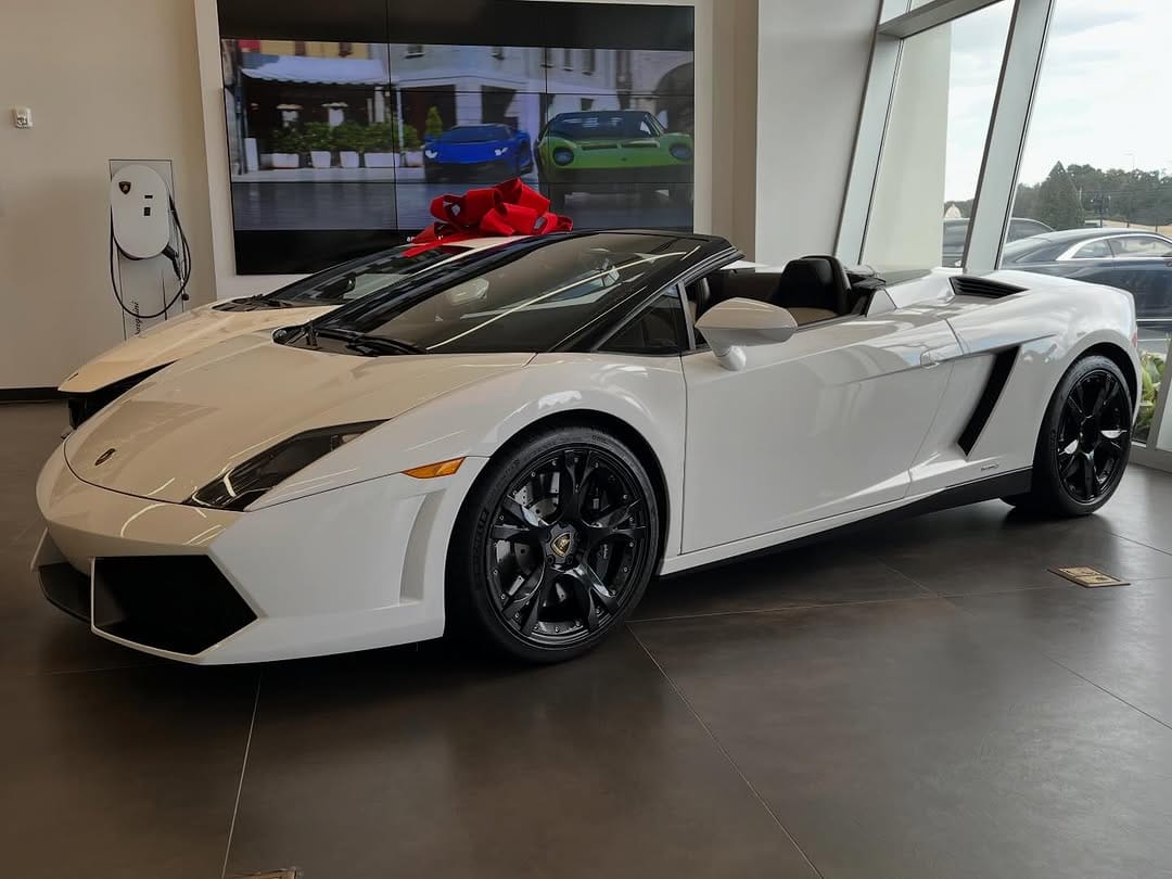 Post 6 by @johnnie_supercars.in.florida on Instagram (carousel)