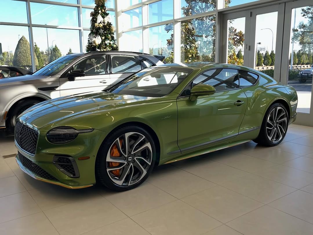 Post 8 by @johnnie_supercars.in.florida on Instagram (carousel)