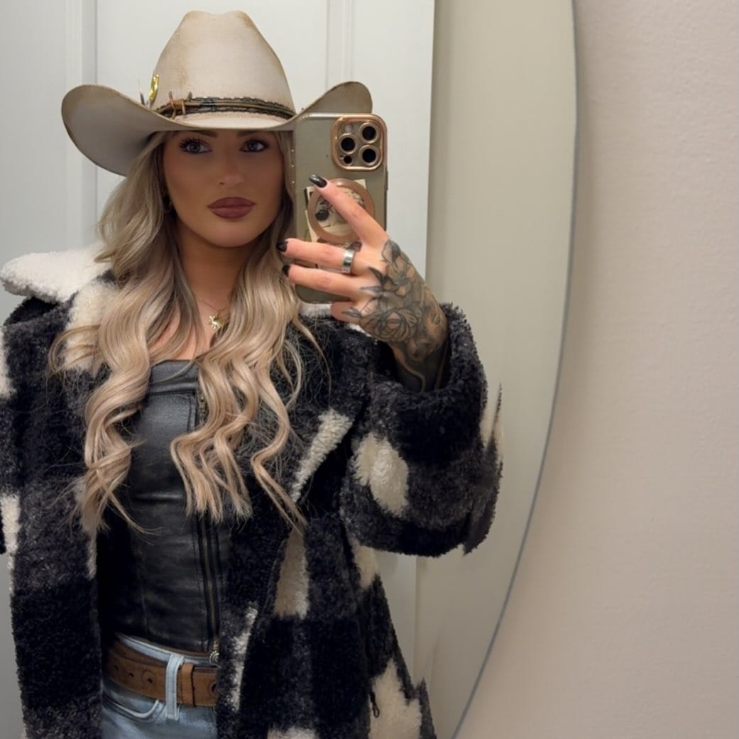 Post 1 by @chelseytwinnn on Instagram (image)